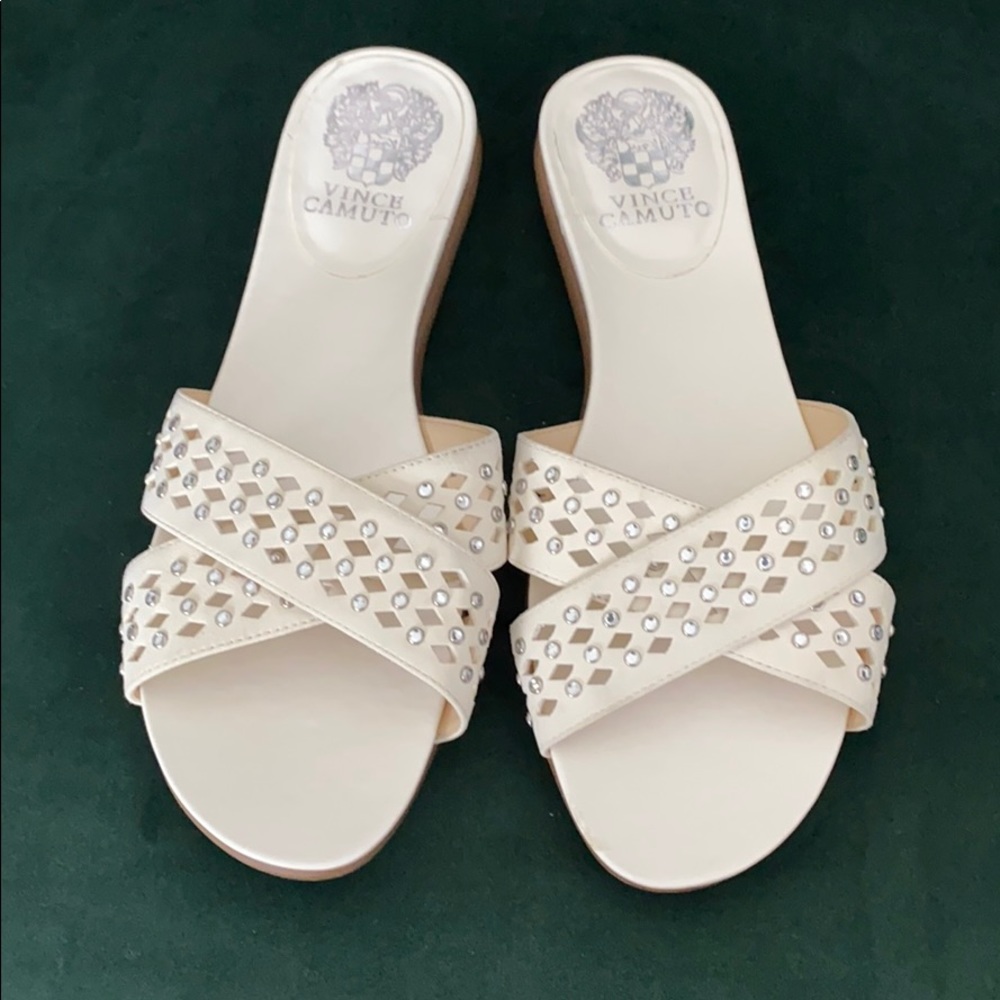 Vince Camuto  off white rhinestone slides 7.5